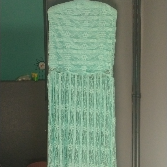 Clothes - Picture 6 of 12